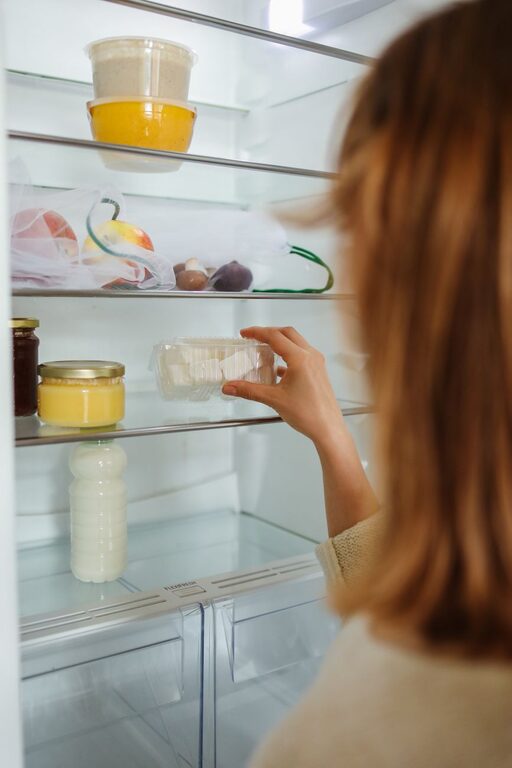 How to Keep a Tidy Fridge and Pantry: Simple Tips for Organized Storage